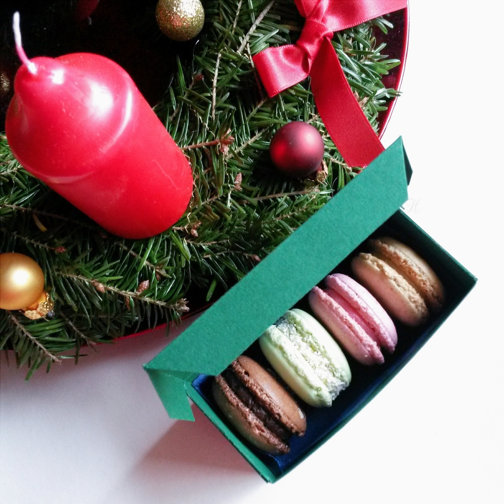 Giftbox with 4 different macarons
